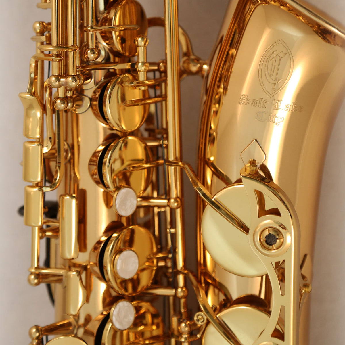 Cannonball A90-L Falcon™ standaard altsaxofoon – goudlak