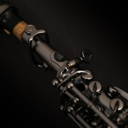 Cannonball SC5-B Ice B Big Bell® Stone Series® Sassofono soprano curvo – The Raven® Iced Black